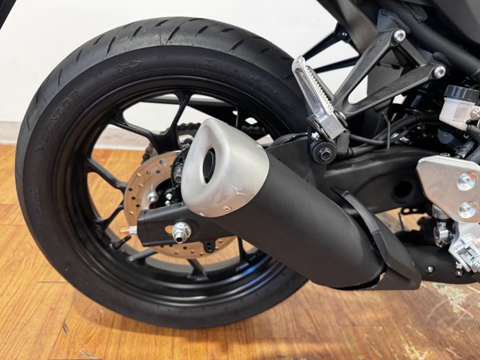 2025 Yamaha YZF-R3 Black