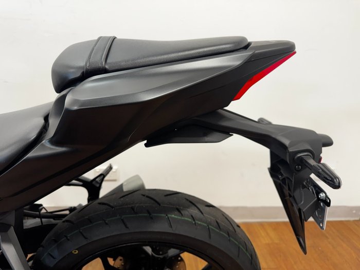 2025 Yamaha YZF-R3 Black