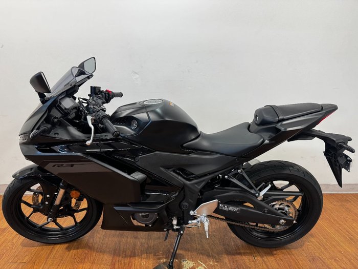 2025 Yamaha YZF-R3 Black