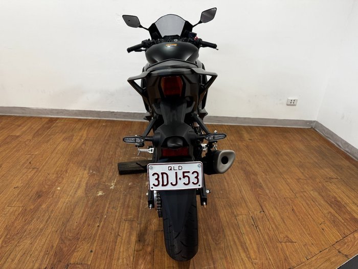 2025 Yamaha YZF-R3 Black