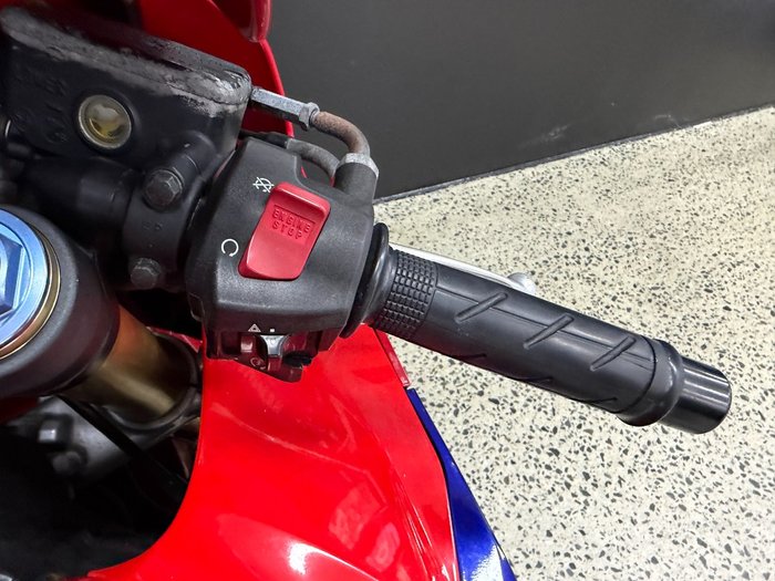 2005 Honda CBR600RR RED