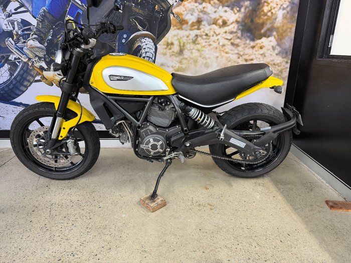 2016 DUCATI SCRAMBLER ICON YELLOW