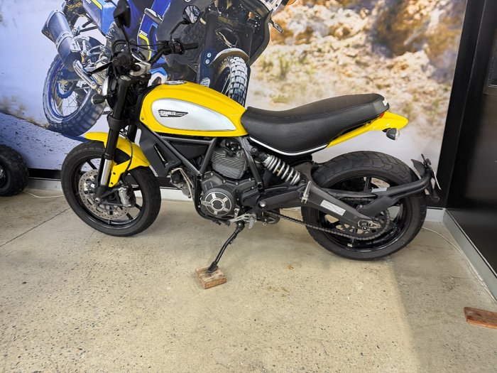 2016 DUCATI SCRAMBLER ICON YELLOW