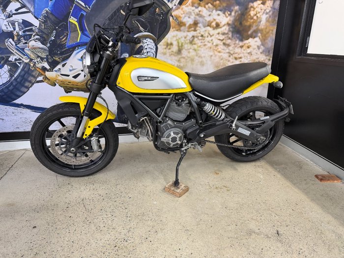 2016 DUCATI SCRAMBLER ICON YELLOW