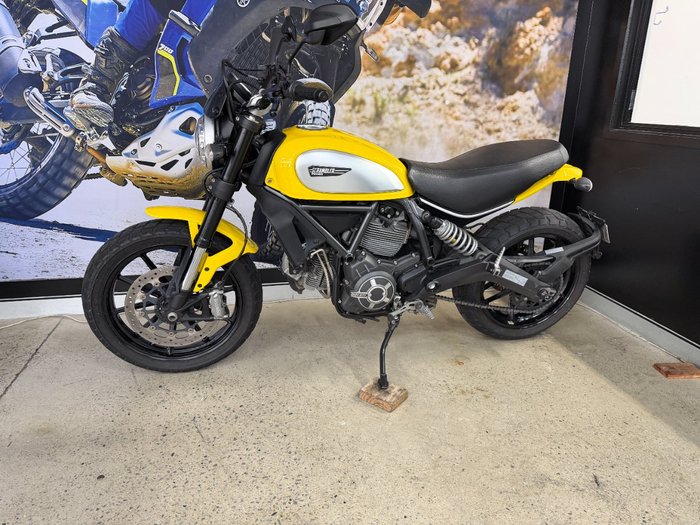 2016 DUCATI SCRAMBLER ICON YELLOW