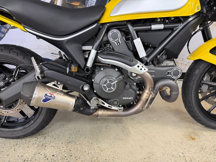 2016 DUCATI SCRAMBLER ICON YELLOW