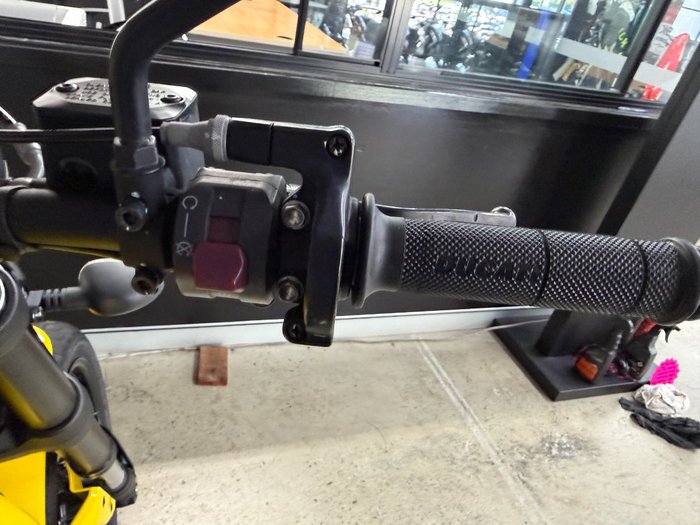 2016 DUCATI SCRAMBLER ICON YELLOW