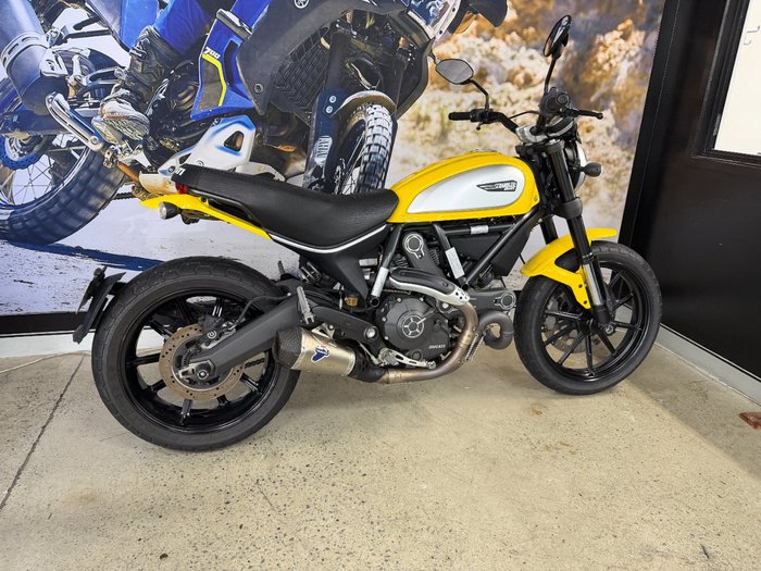 2016 DUCATI SCRAMBLER ICON YELLOW