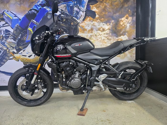 2025 Triumph TRIDENT 660 BLACK