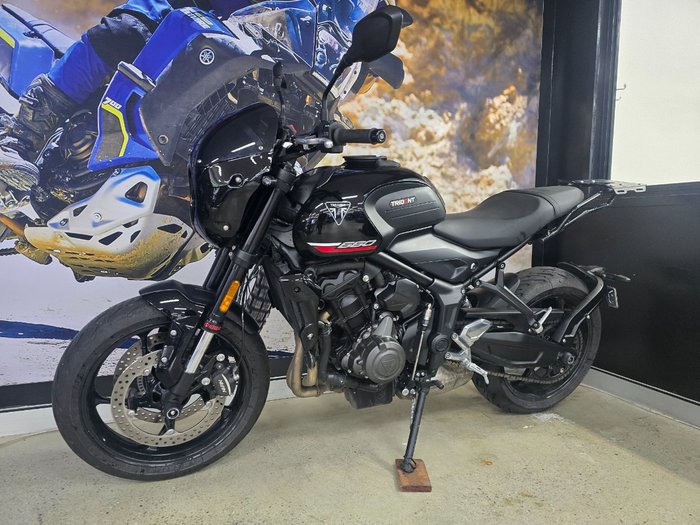 2025 Triumph TRIDENT 660 BLACK