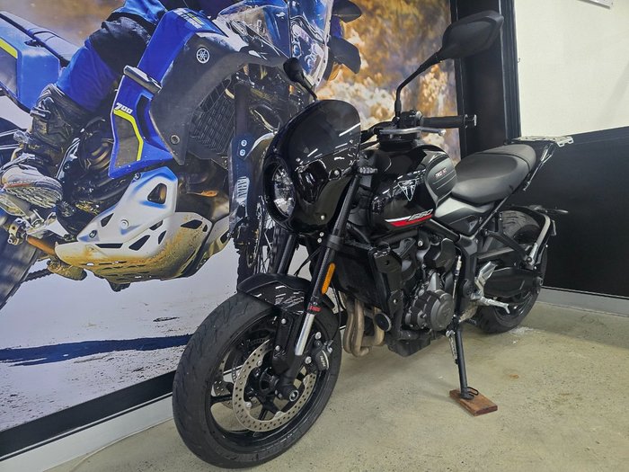 2025 Triumph TRIDENT 660 BLACK