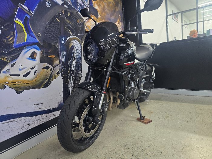 2025 Triumph TRIDENT 660 BLACK