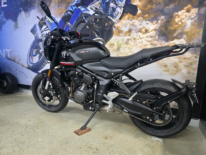 2025 Triumph TRIDENT 660 BLACK