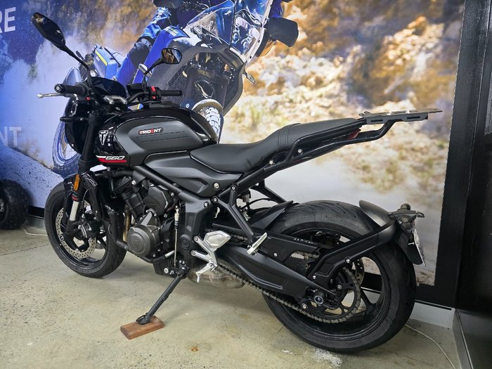 2025 Triumph TRIDENT 660 BLACK