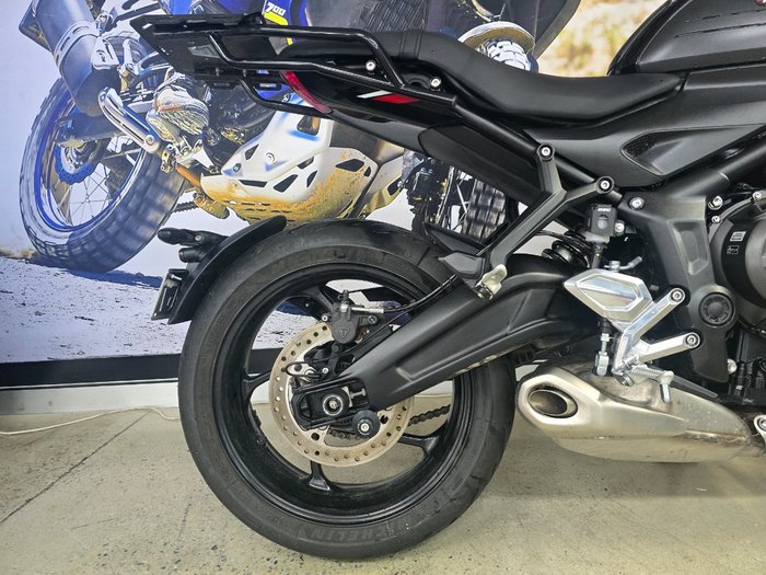 2025 Triumph TRIDENT 660 BLACK