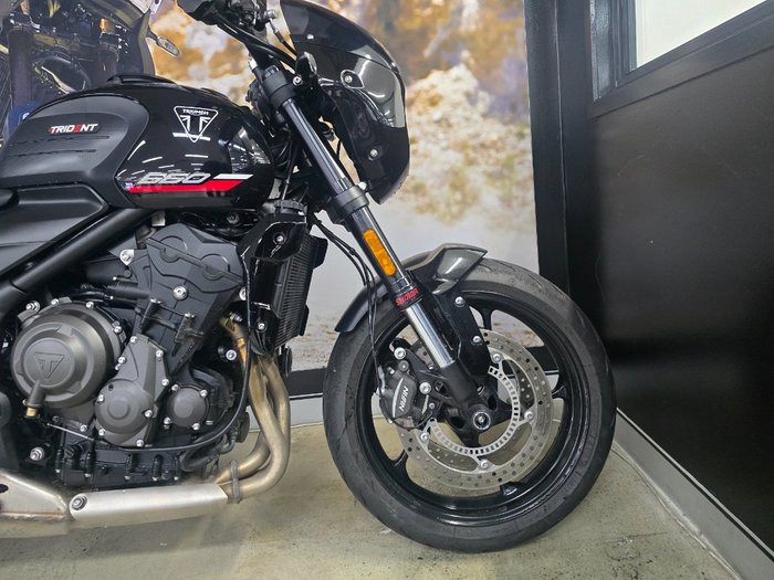 2025 Triumph TRIDENT 660 BLACK