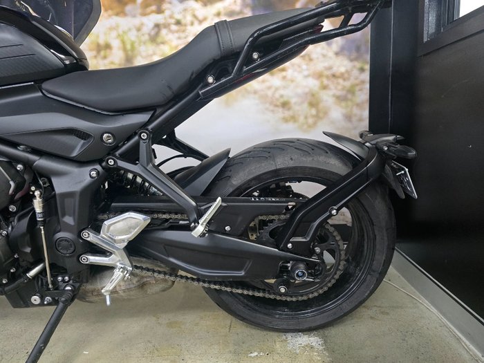 2025 Triumph TRIDENT 660 BLACK