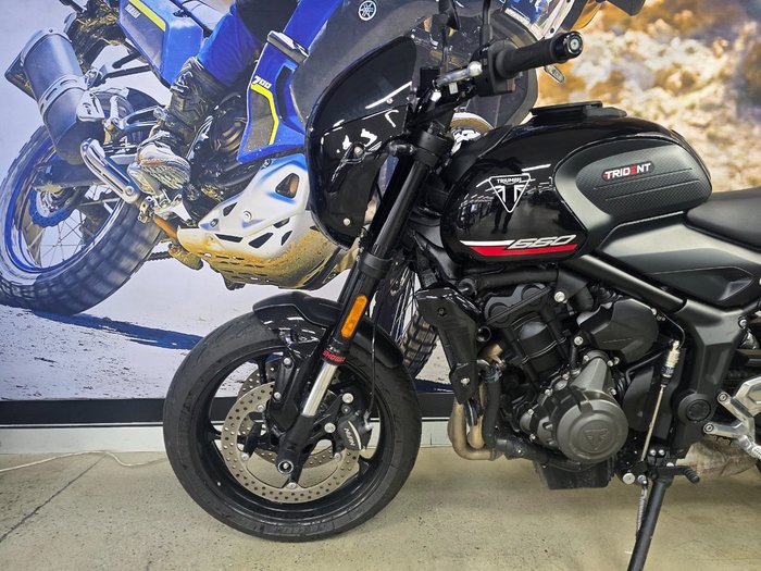 2025 Triumph TRIDENT 660 BLACK