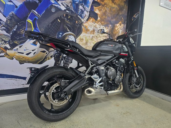 2025 Triumph TRIDENT 660 BLACK