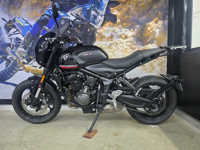2025 Triumph TRIDENT 660 BLACK