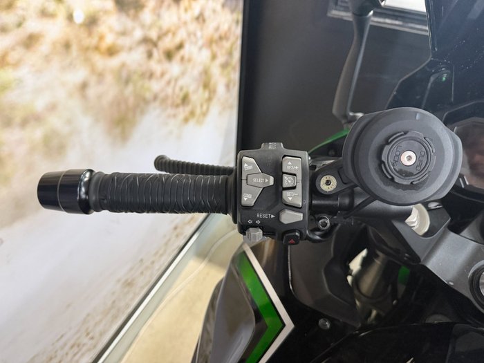 2023 Kawasaki NINJA 1000SX GREEN
