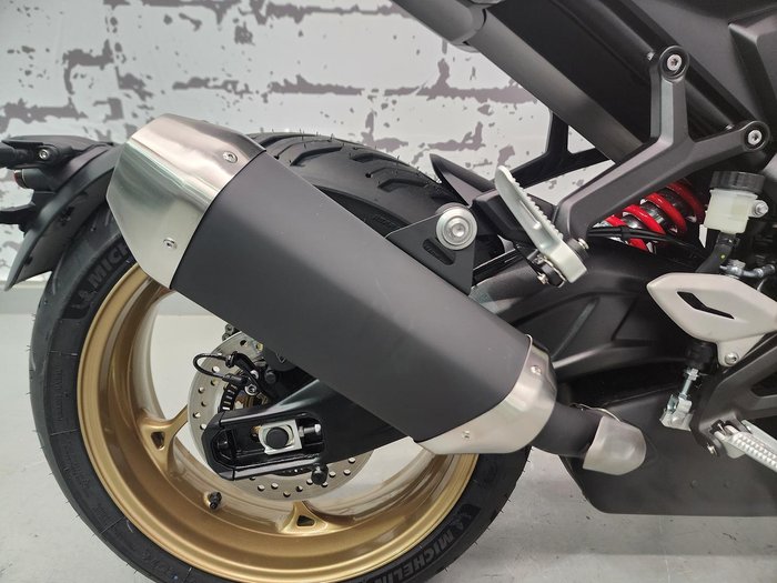 2026 Triumph Trident 800 Trident Grey