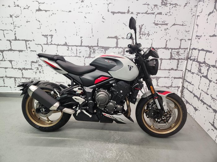 2026 Triumph Trident 800 Trident Grey