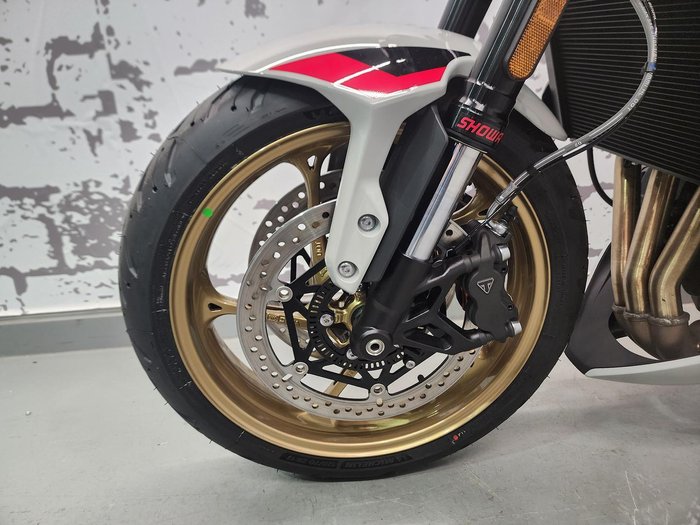 2026 Triumph Trident 800 Trident Grey