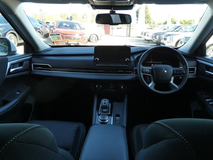 2024 Mitsubishi Outlander LS