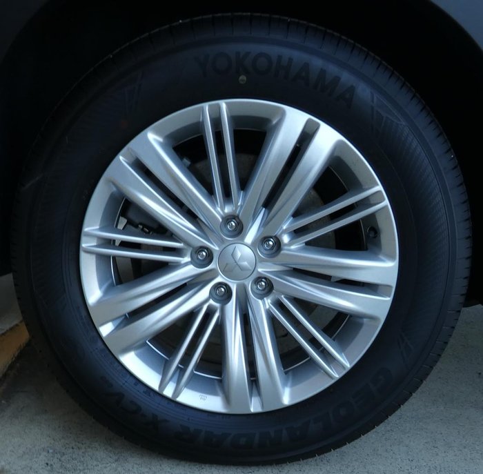 2024 Mitsubishi Outlander LS