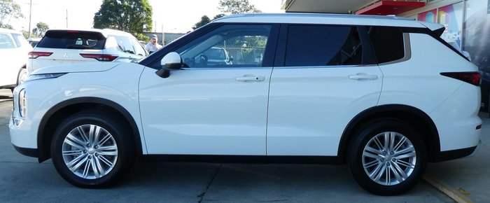 2024 Mitsubishi Outlander LS