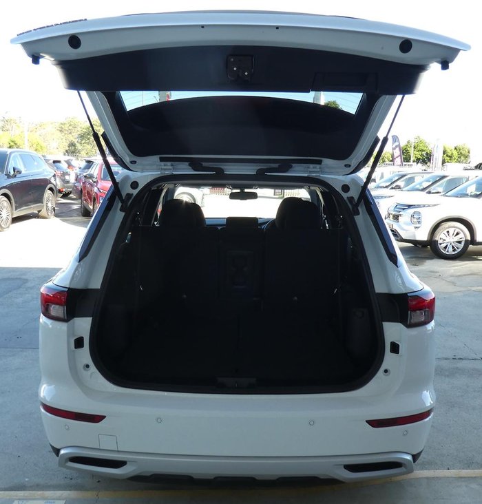 2024 Mitsubishi Outlander LS