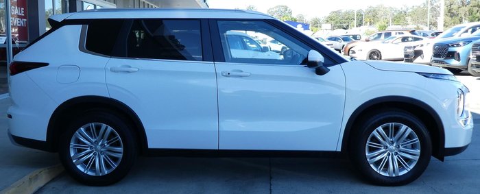 2024 Mitsubishi Outlander LS