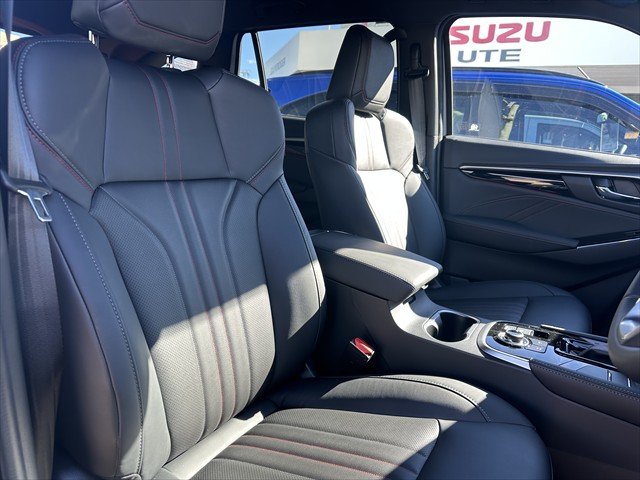 2026 ISUZU MU-X XT