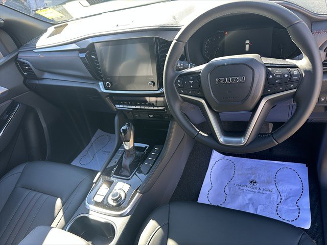 2026 ISUZU MU-X XT