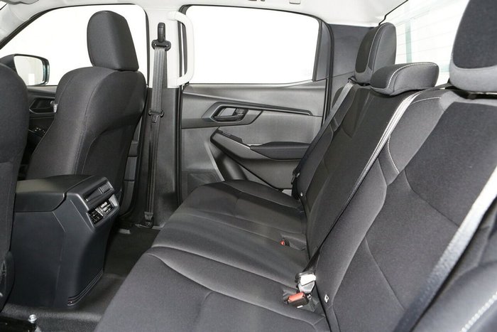 2025 Isuzu D-MAX SX
