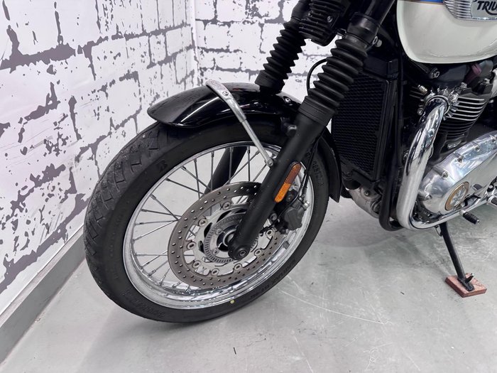 2017 Triumph Bonneville T100 (900cc) Bonneville Blue