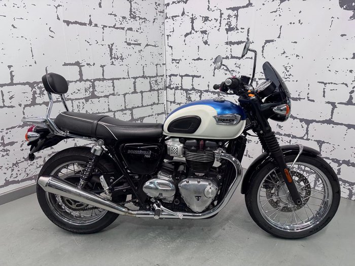 2017 Triumph Bonneville T100 (900cc) Bonneville Blue