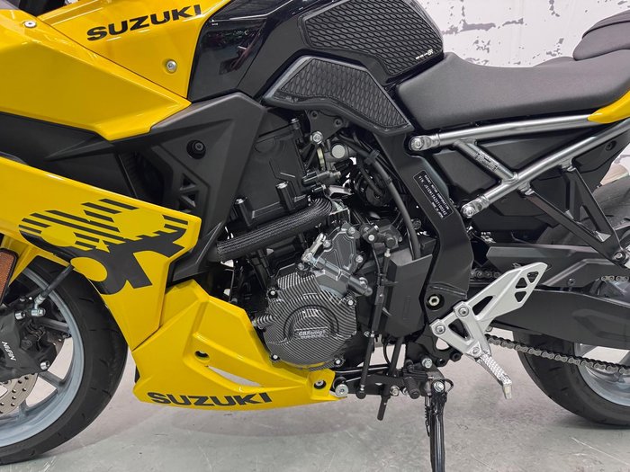 2025 Suzuki GSX-8R GSX-R Yellow