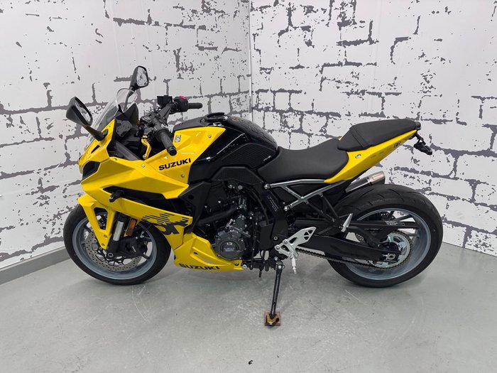 2025 Suzuki GSX-8R GSX-R Yellow