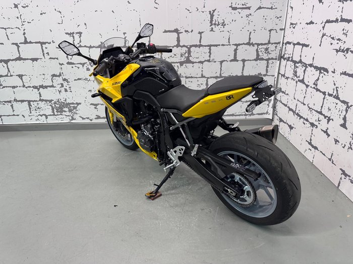 2025 Suzuki GSX-8R GSX-R Yellow