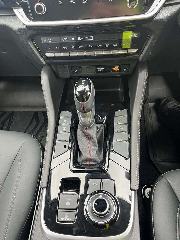2025 Isuzu MU-X X-TERRAIN