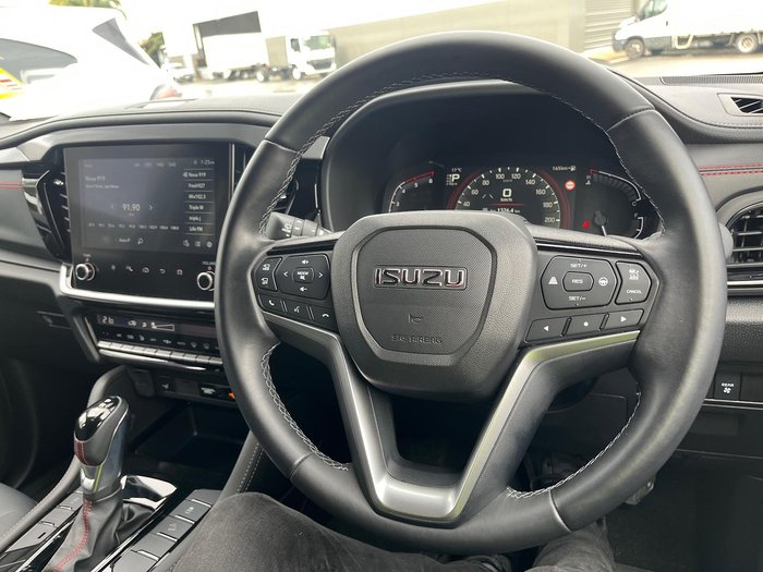 2025 Isuzu MU-X X-TERRAIN