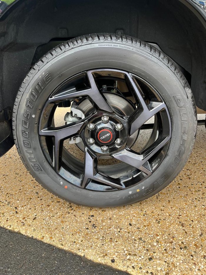 2025 Isuzu MU-X X-TERRAIN