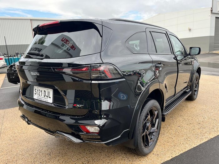 2025 Isuzu MU-X X-TERRAIN