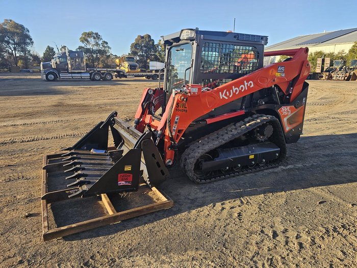 2026 Kubota Svl75-3