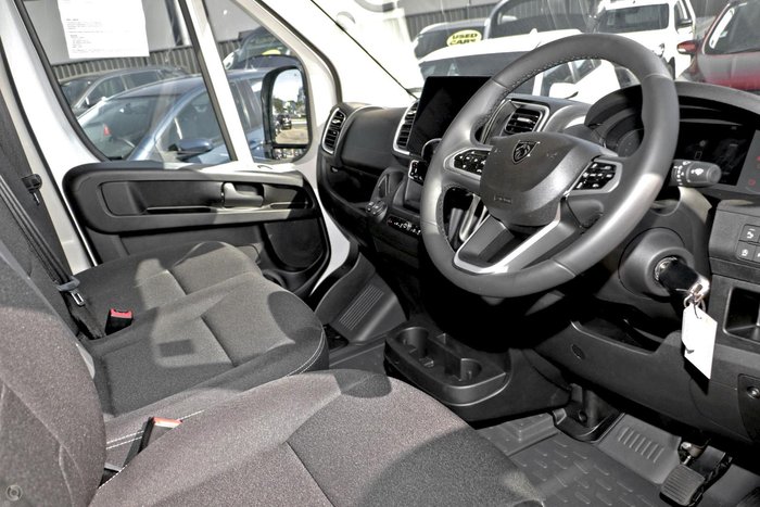 2025 Peugeot Boxer Pro