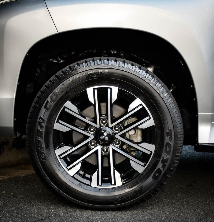 2023 Mitsubishi Pajero Sport GLS