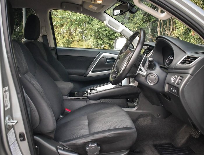 2023 Mitsubishi Pajero Sport GLS