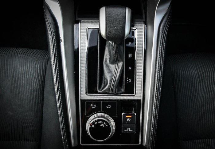 2023 Mitsubishi Pajero Sport GLS